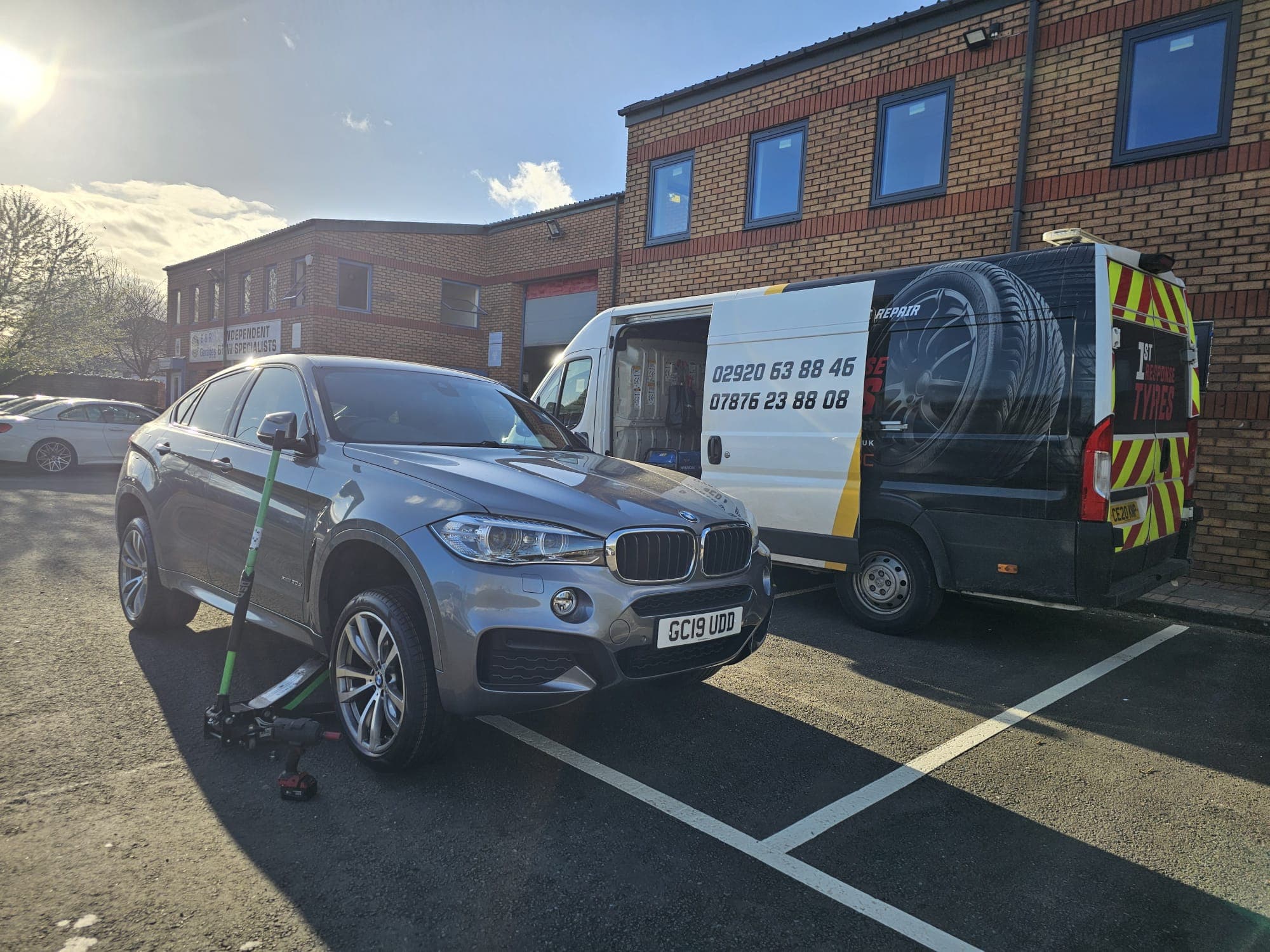 BMW X6 tyre fitting - mobile service